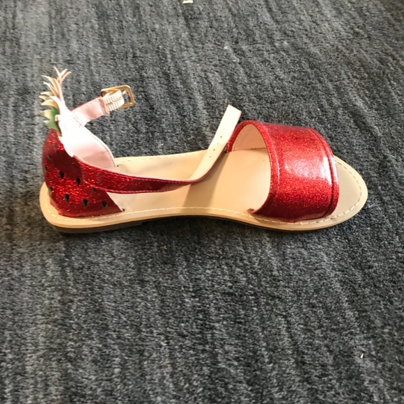 Adorable Fruit-Themed Sparkly Sandals - Pineapple & Strawberry Design - Picture 3 of 7